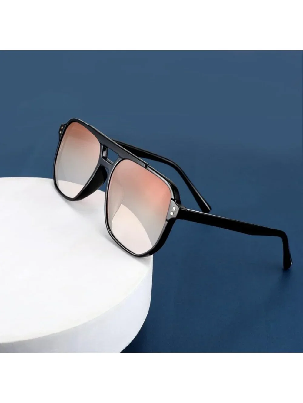 Retro Square Aviator Sunglasses for Women & Men - Vintage 70s Style, Trendy